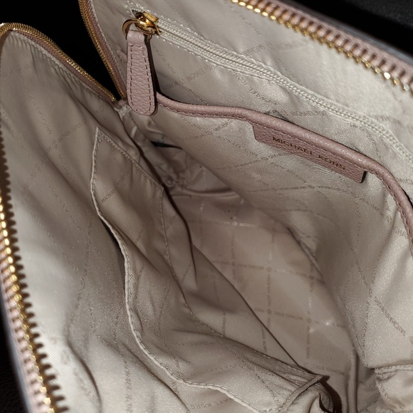 Backpack - Picture 4 of 4